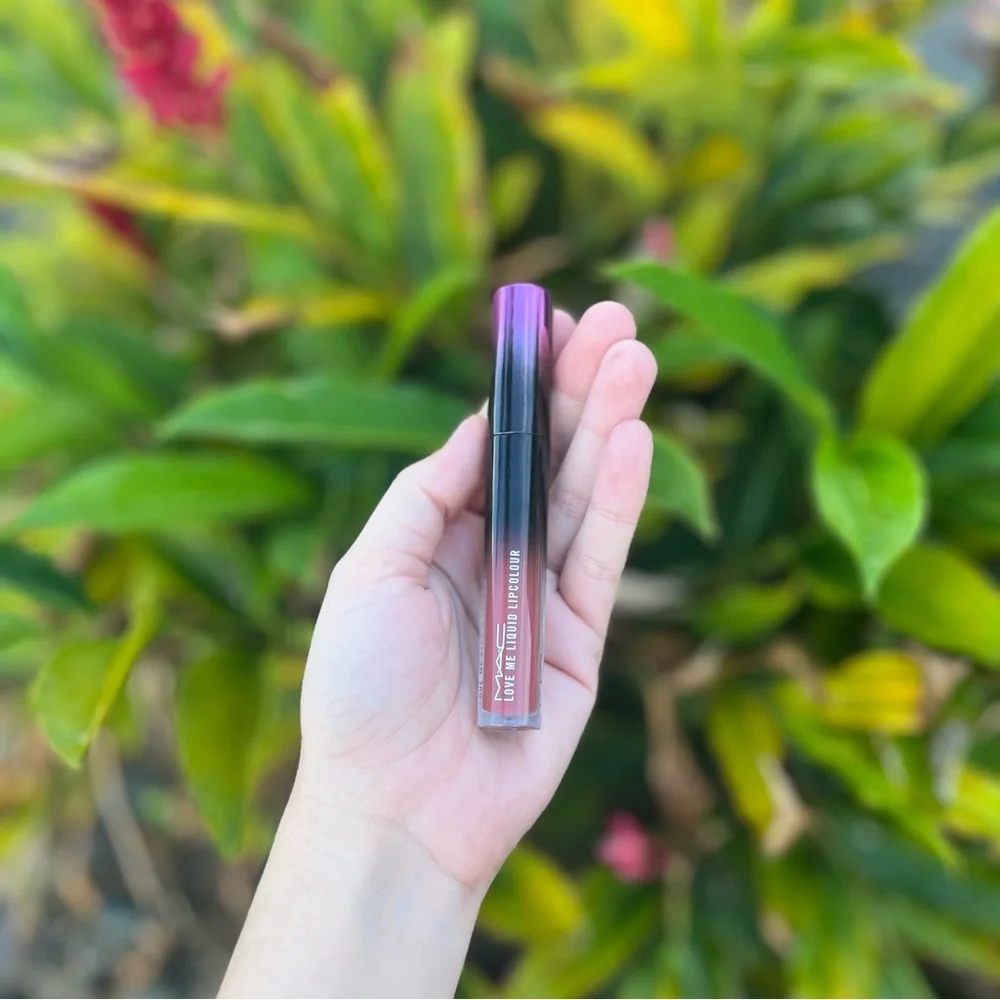 NWOT MAC Cosmetics Love Me Liquid Lipstick • Bated Breath